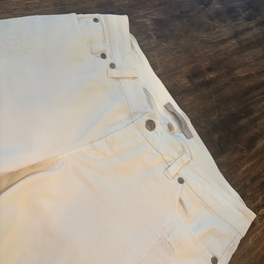 MAX JEANS White Denim Jean Shorts! Wide leg or roll up! Excellent condition! 6